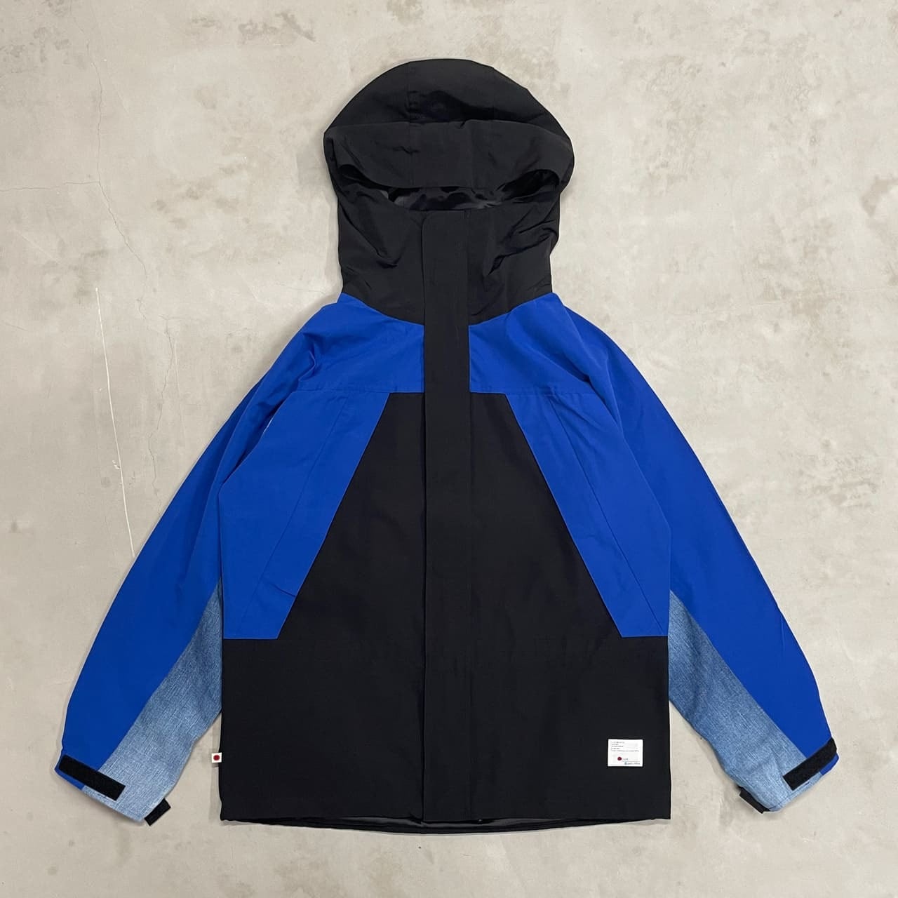 MOUNTAIN PARKA / BLACK×BLUE