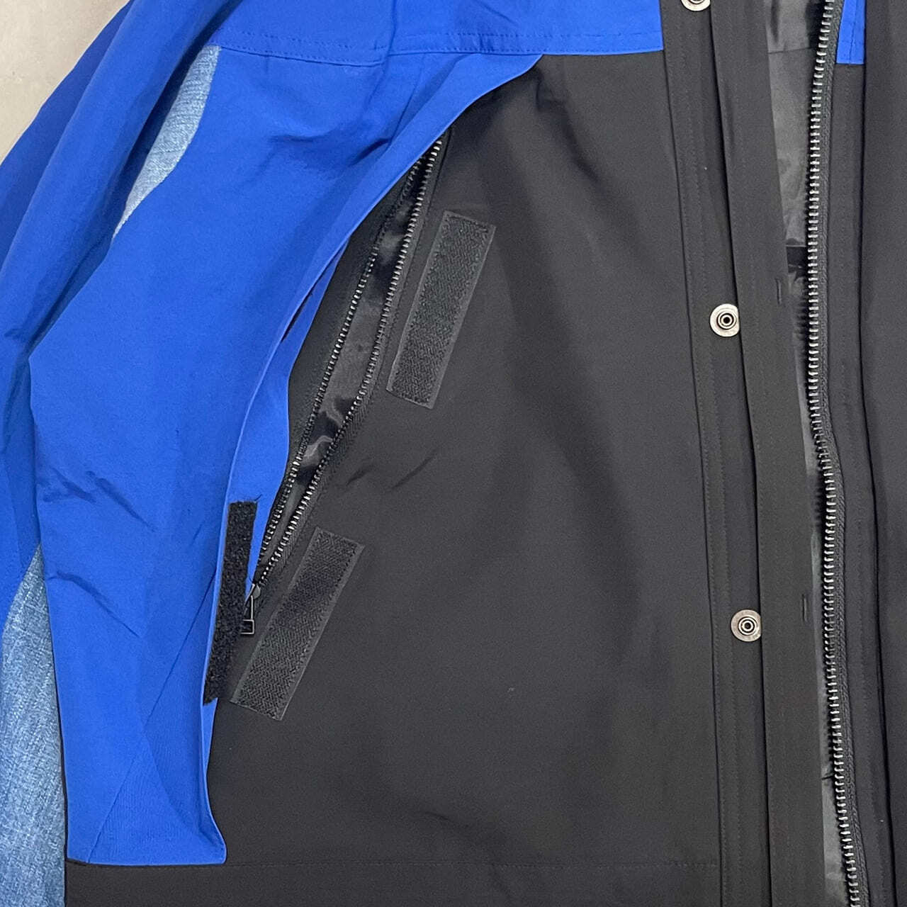 MOUNTAIN PARKA / BLACK×BLUE