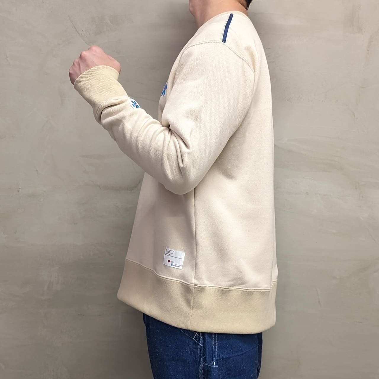 CLASSIC VINTAGE CREW NECK ""BLUE SAKURA LOGO"" / BEIGE