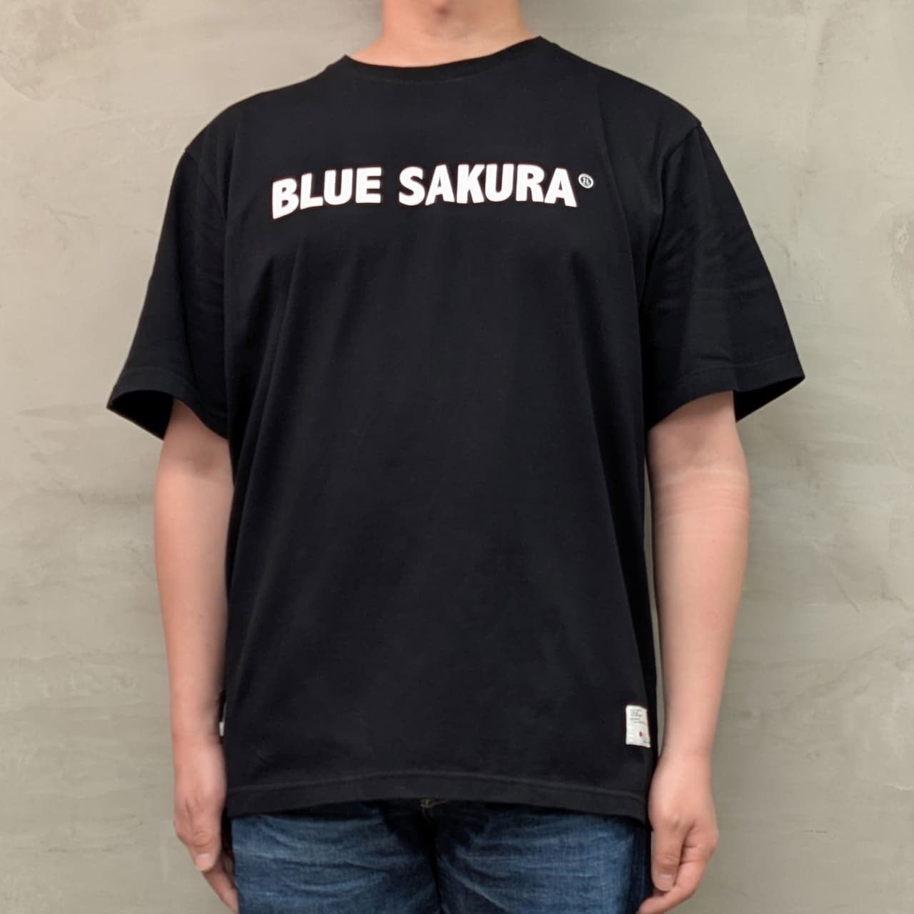 T-SHIRT ［BLUE SAKURA LOGO］ / BLACK×WHITE
